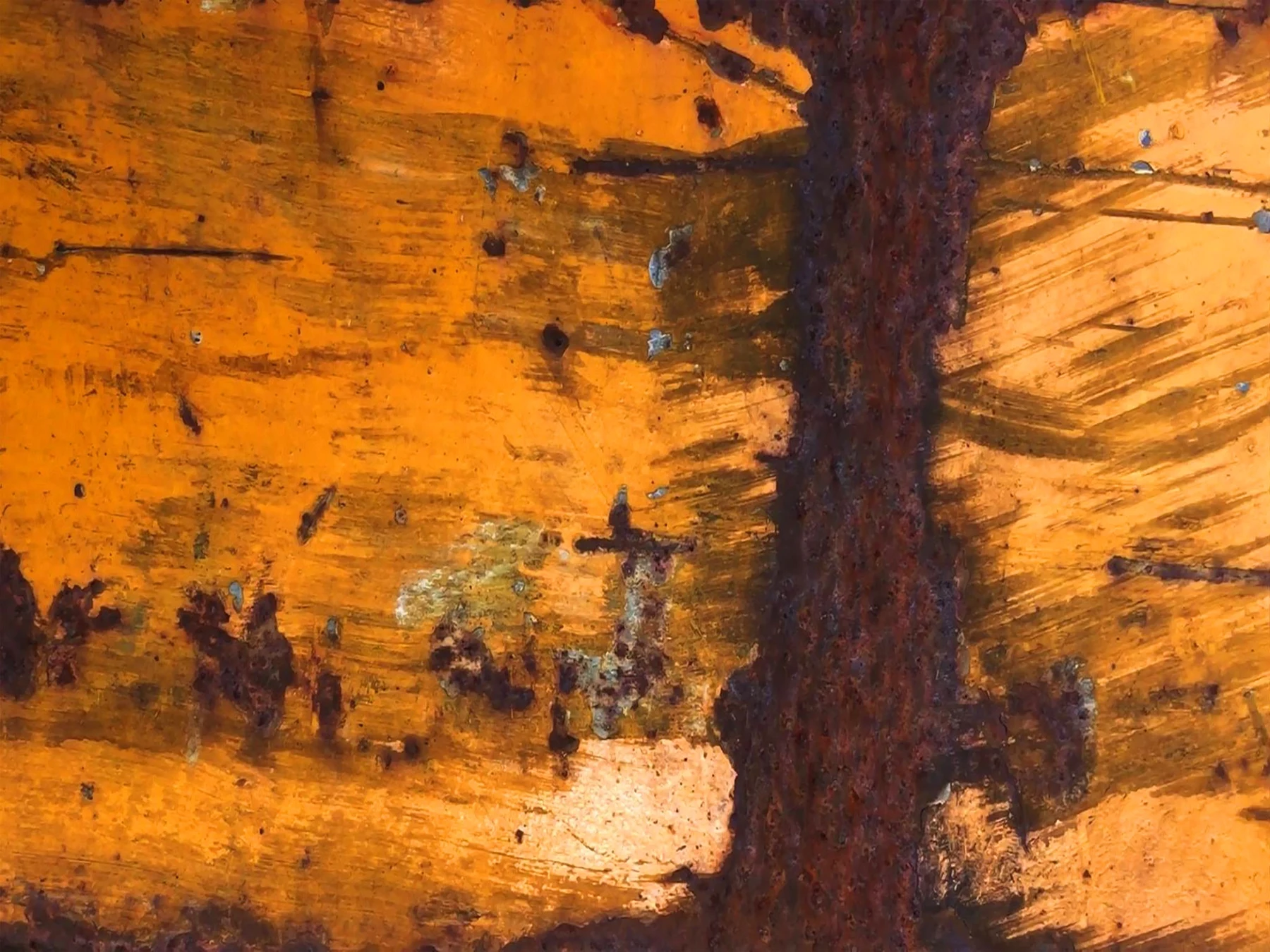 Mur ocre, ombre et stries noires : tableau trouvé